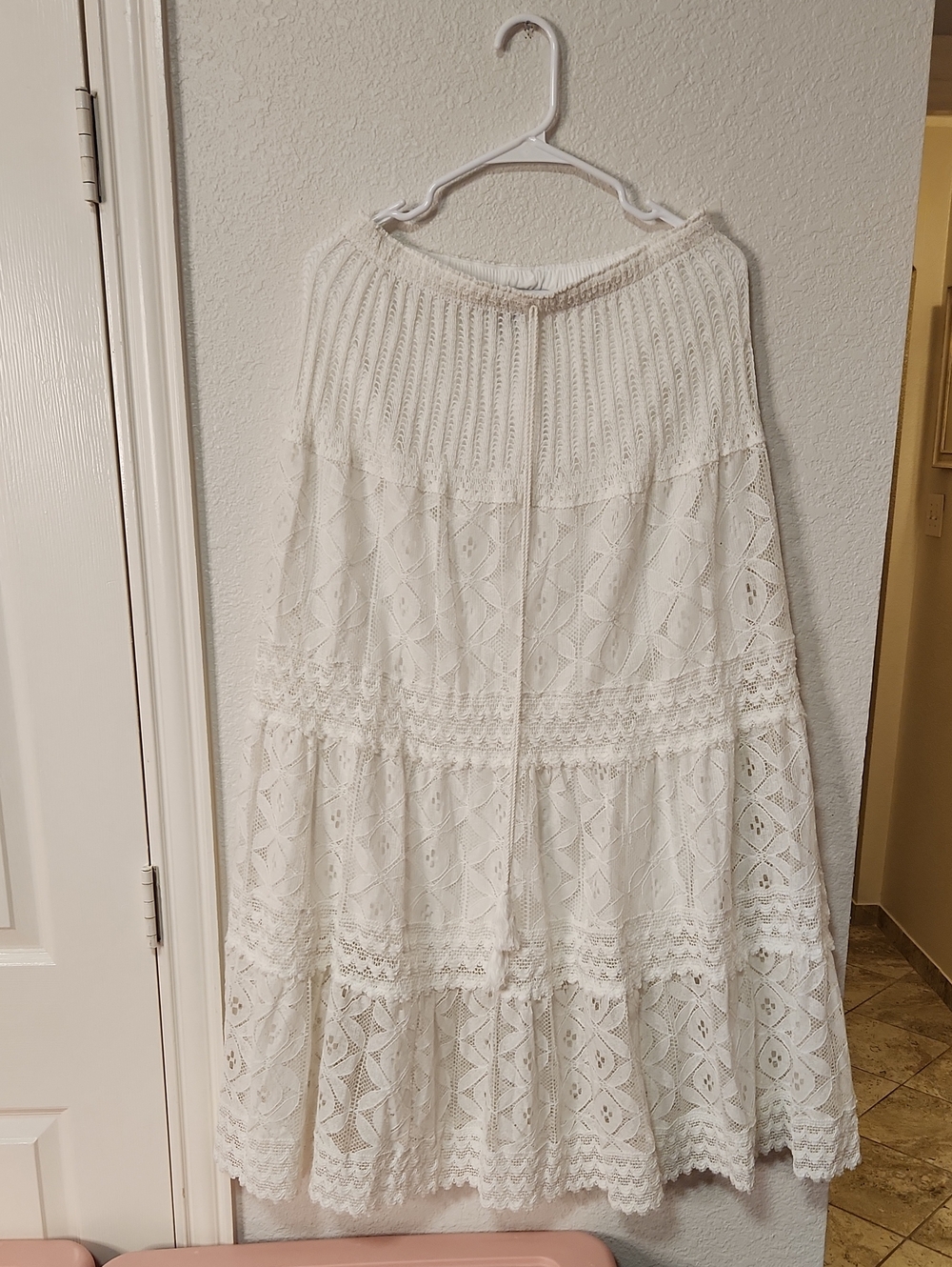 281.Studio West White Lace Tiered Maxi Skirt With Lining - Picture 2 of 5